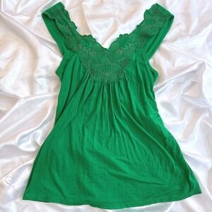 BodyC Green Crochet Lace V-Neck Tank Top Sleeveless Boho Blouse Womens Size M